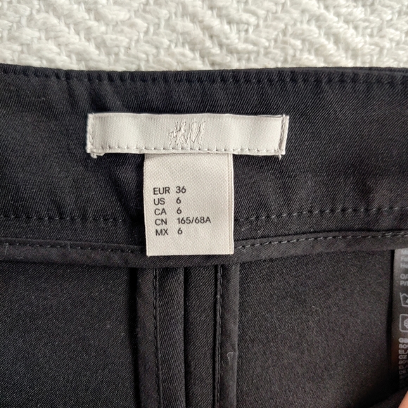 H&M|| Black shorts Size EUR 36 - Picture 6 of 10